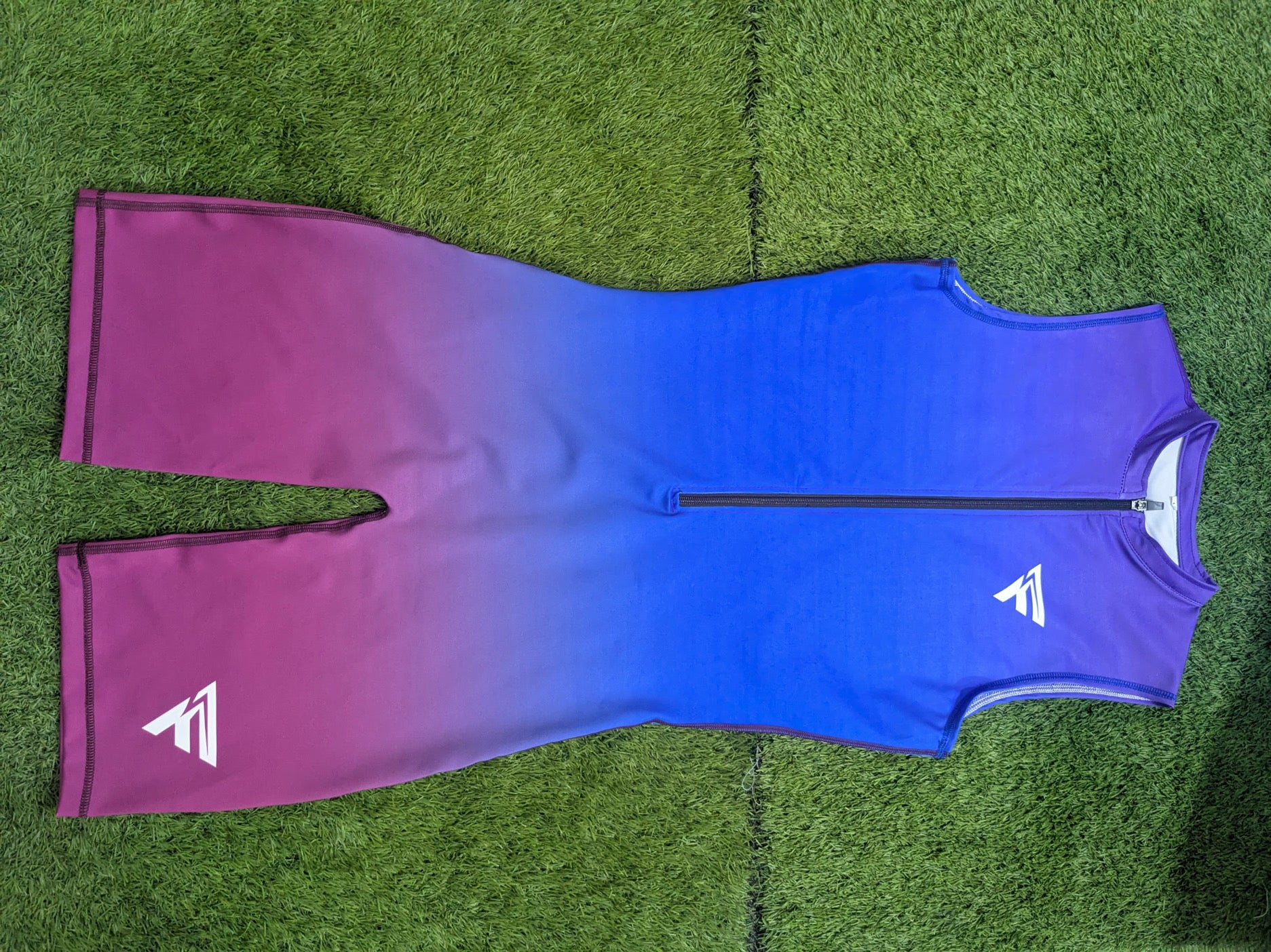 Sprint suit violet